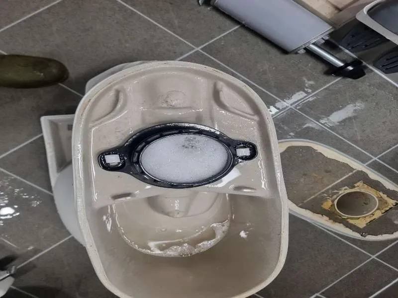 수지 변기 탈거·재설치 작업사례 19