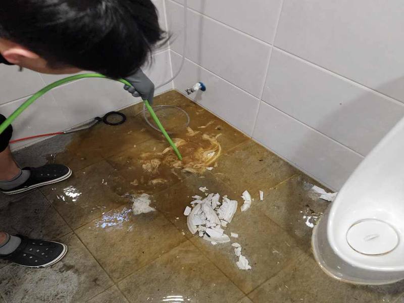 수지 변기역류 작업사례 5